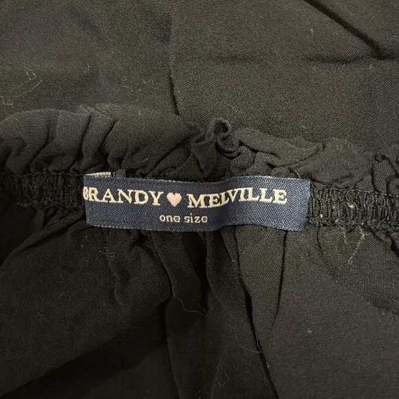 Brandy Melville Women's Black Off-Shoulder Crop Top - Picture 9 of 10
